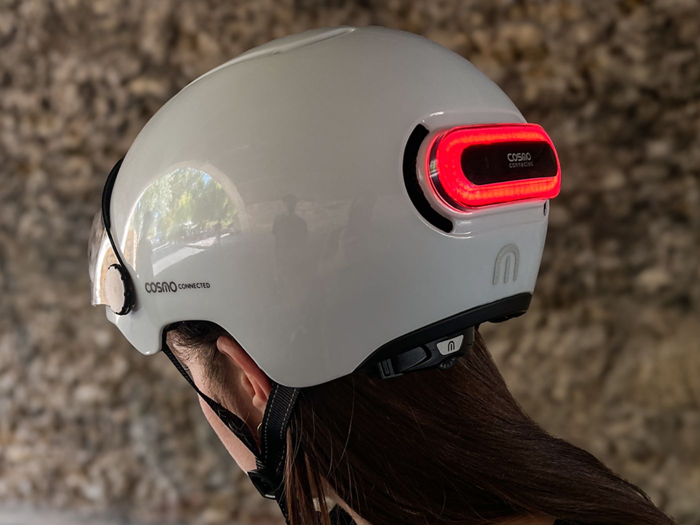 Casque avec feu stop : sécurisez vos trajets à vélo