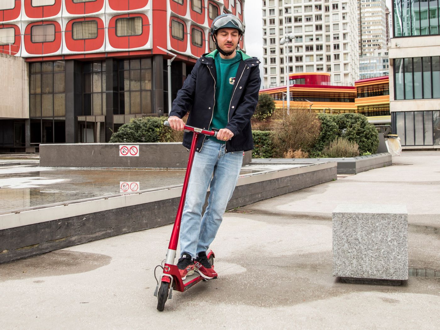 Pourquoi choisir un casque de trottinette avec visière ?